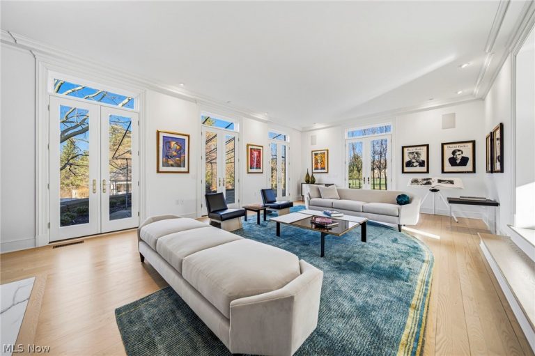 7325 Calley Lane, Novelty, OH - Photo 8