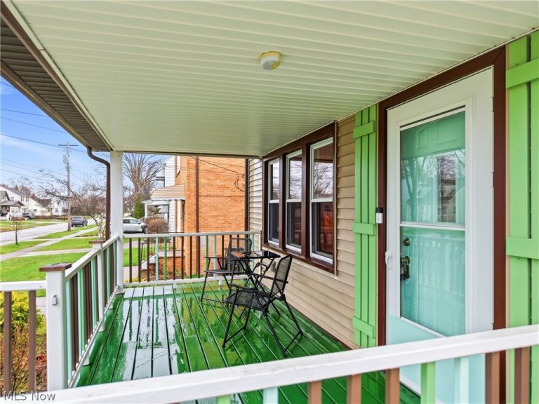 4918 Yorkshire Avenue, Parma, OH - Photo 6