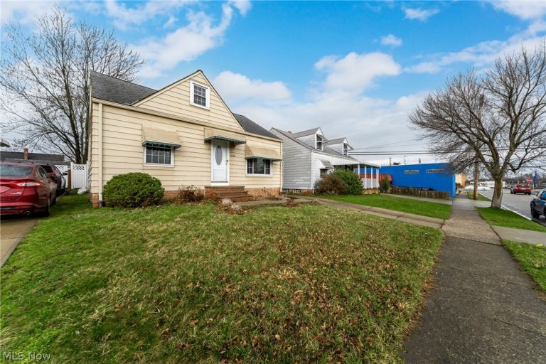 5224 48th Street, Parma, OH - Photo 2