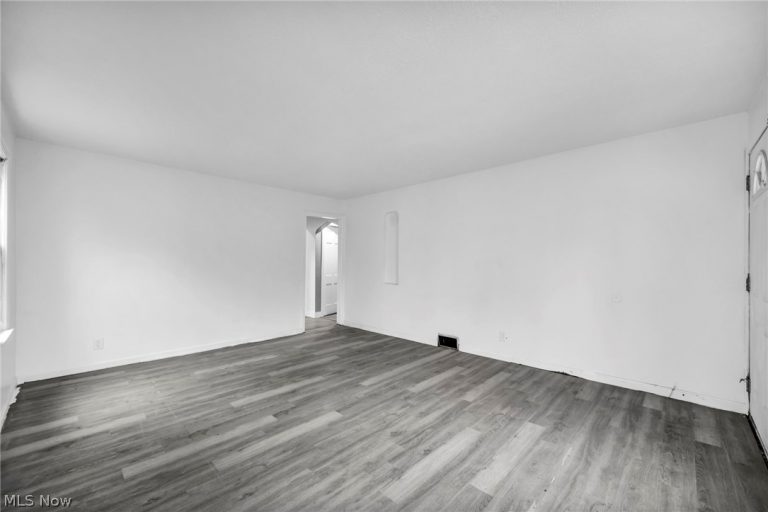 14905 Harvard Avenue, Cleveland, OH - Photo 5