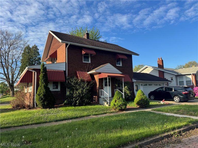 936 Main Street, Uhrichsville, OH, 44683