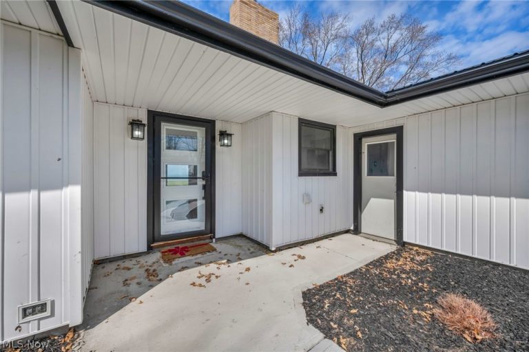 32321 Lake Shore Boulevard, Willowick, OH - Photo 2