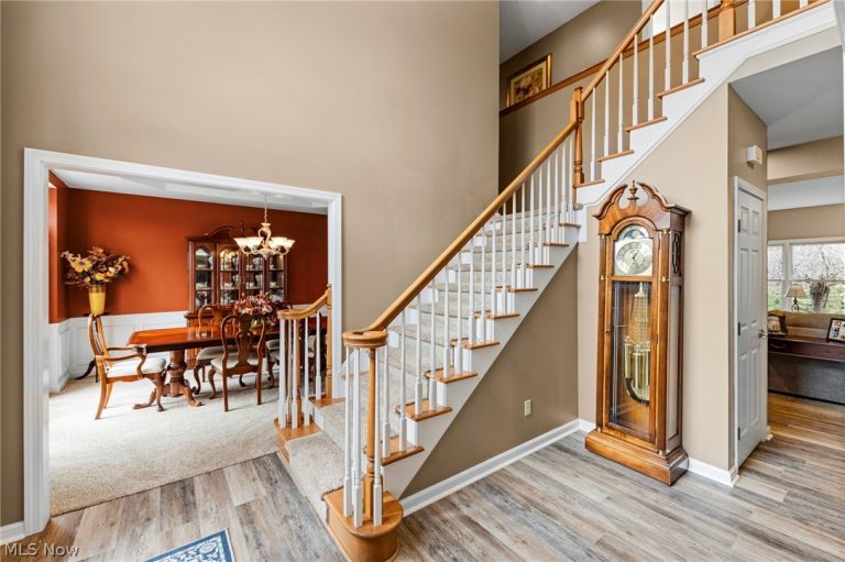 8460 Windsor Way, Broadview Heights, OH - Photo 5