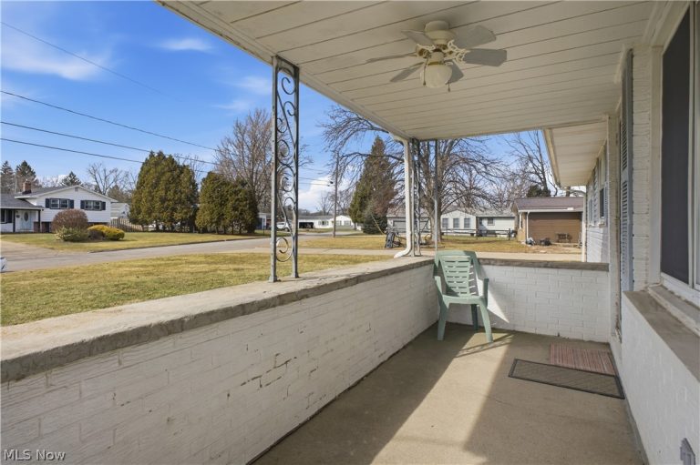 923 Kirwan Drive, Youngstown, OH - Photo 4