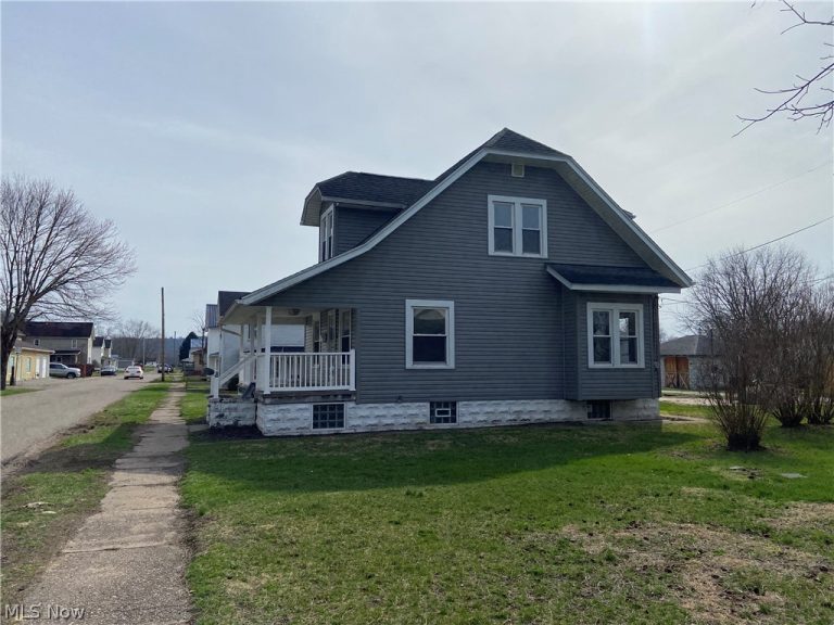 428 Chestnut Street, Newcomerstown, OH - Photo 3