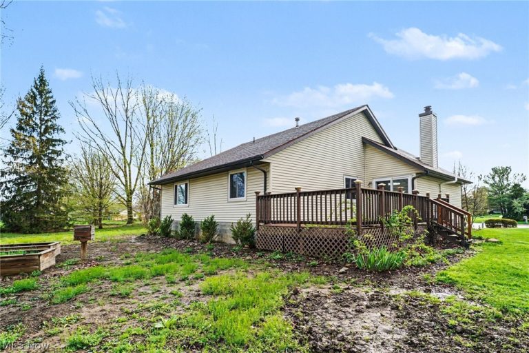 9505 Green Valley Drive, Mentor, OH - Photo 2