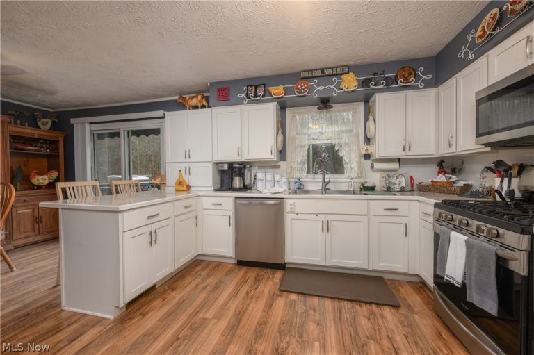 390 Ross Drive, Waynesburg, OH - Photo 5