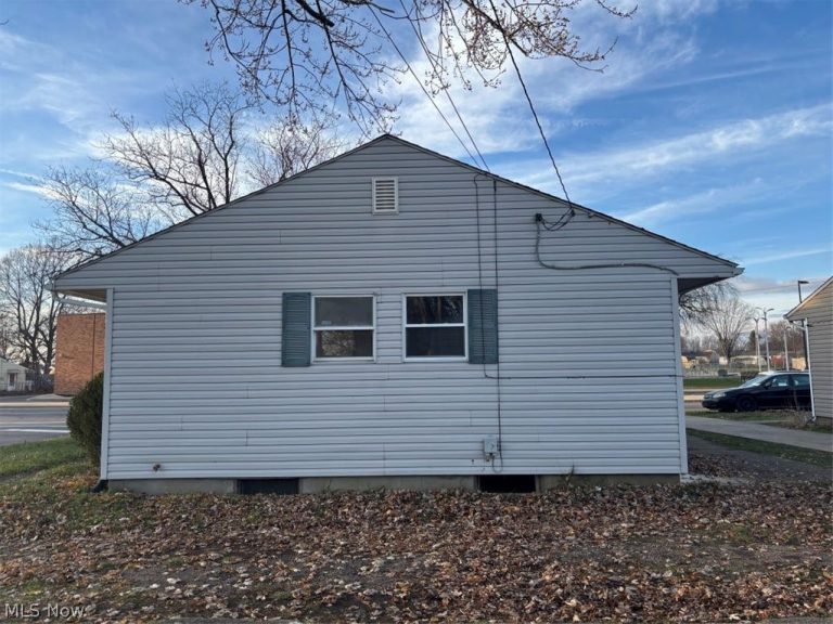 1820 Midway Avenue, Canton, OH - Photo 2