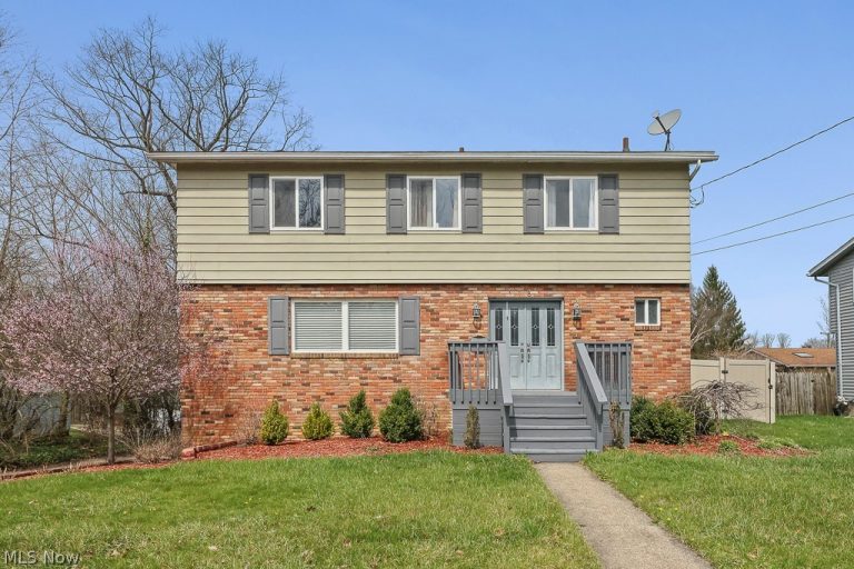 1181 Winhurst Drive, Akron, OH - Photo 2