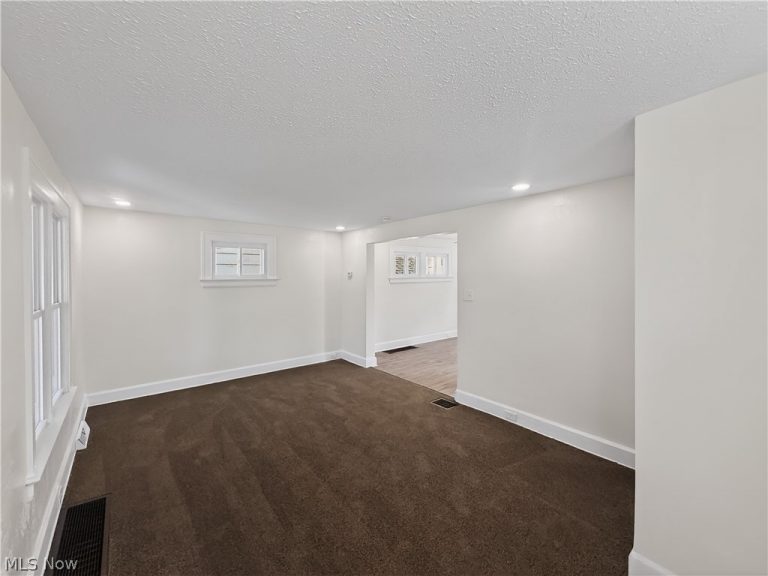 3235 94th Street, Cleveland, OH - Photo 5