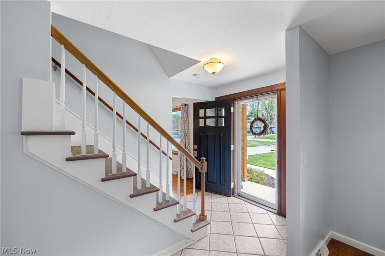 27446 Benwood Circle, North Olmsted, OH - Photo 4