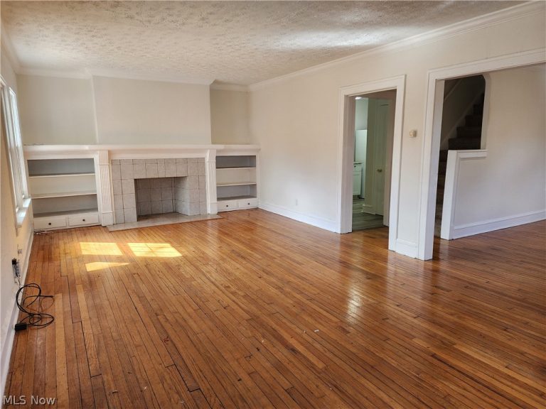 2060 Rossmoor Road, Cleveland Heights, OH - Photo 2