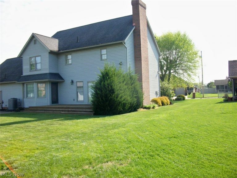 5 Sawgrass Circle, Belpre, OH - Photo 4