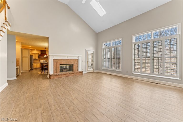 1215 Greenmont Circle, Vienna, WV - Photo 8