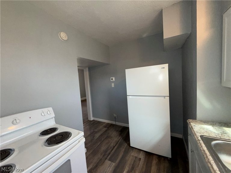 405 The Brooklands, Akron, OH - Photo 8