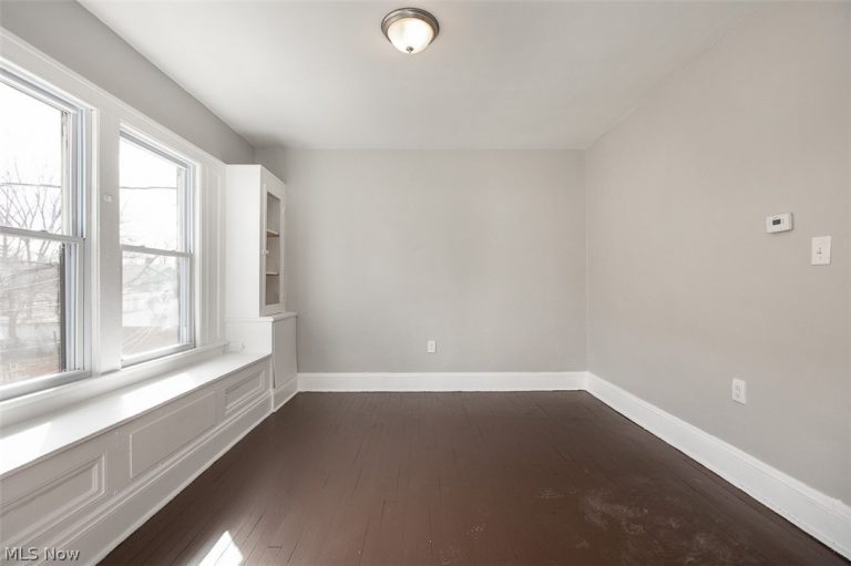 14112 Edgewood Avenue, Cleveland, OH - Photo 8