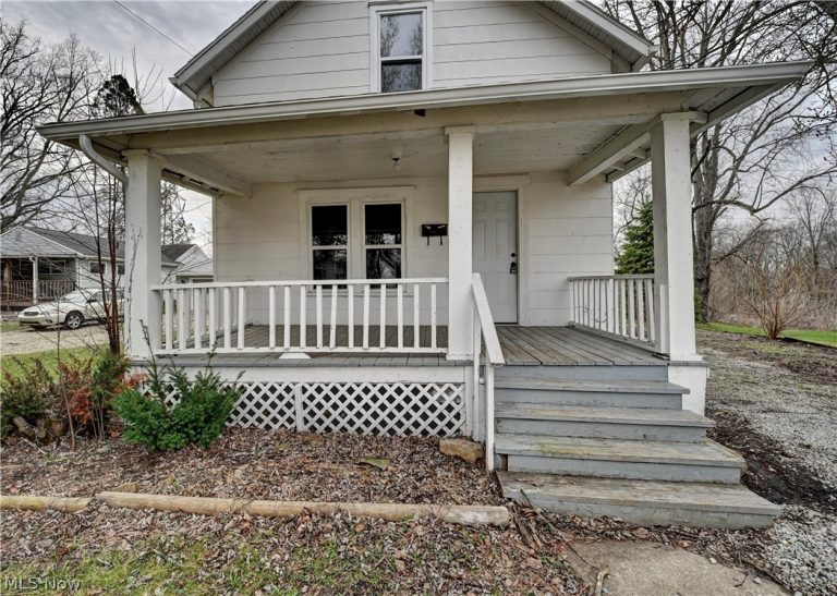 994 Perry Avenue, Barberton, OH - Photo 3