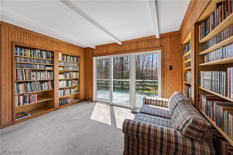 8253 Summit Drive, Chagrin Falls, OH - Photo 8