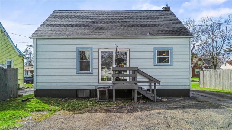 121 Princess Street, Campbell, OH - Photo 5