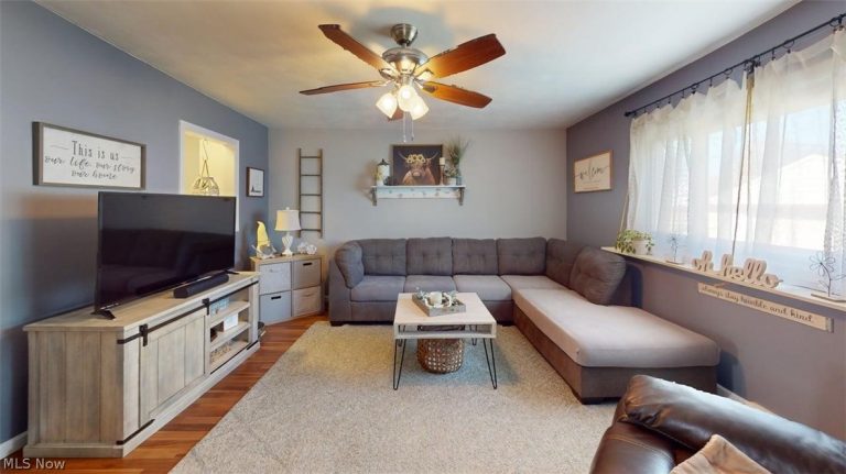 407 Maplewood Drive, Willowick, OH - Photo 3