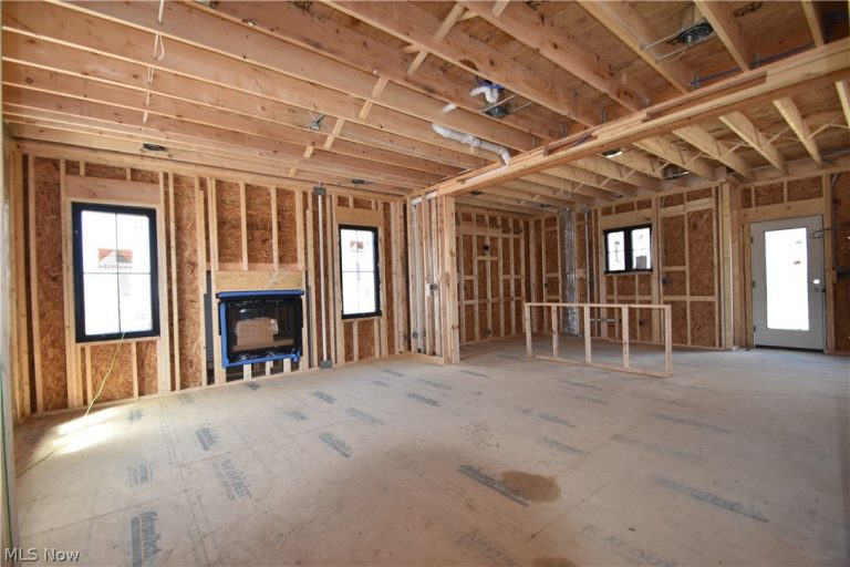 211 Ashwood Landing, Hubbard, OH - Photo 4