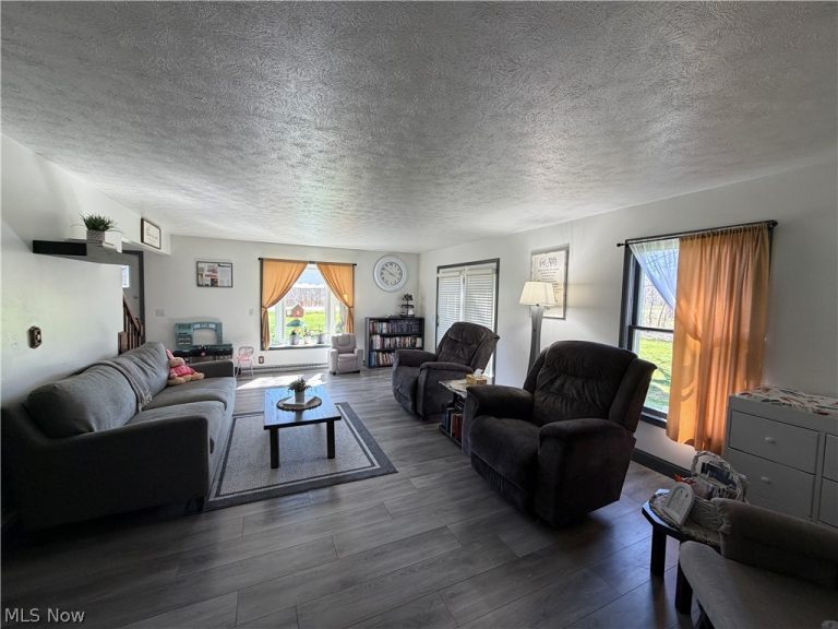 15131 Tavern Road, Burton, OH - Photo 3
