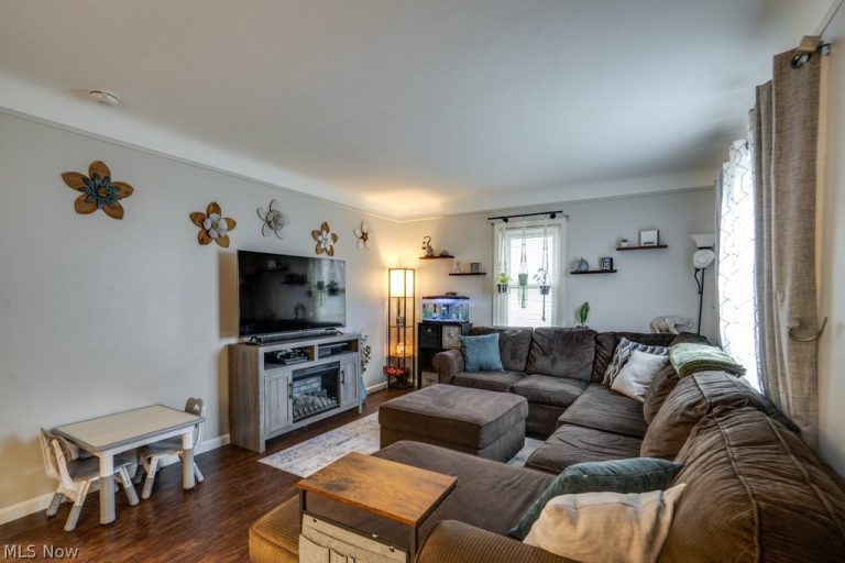 13513 York Boulevard, Garfield Heights, OH - Photo 5