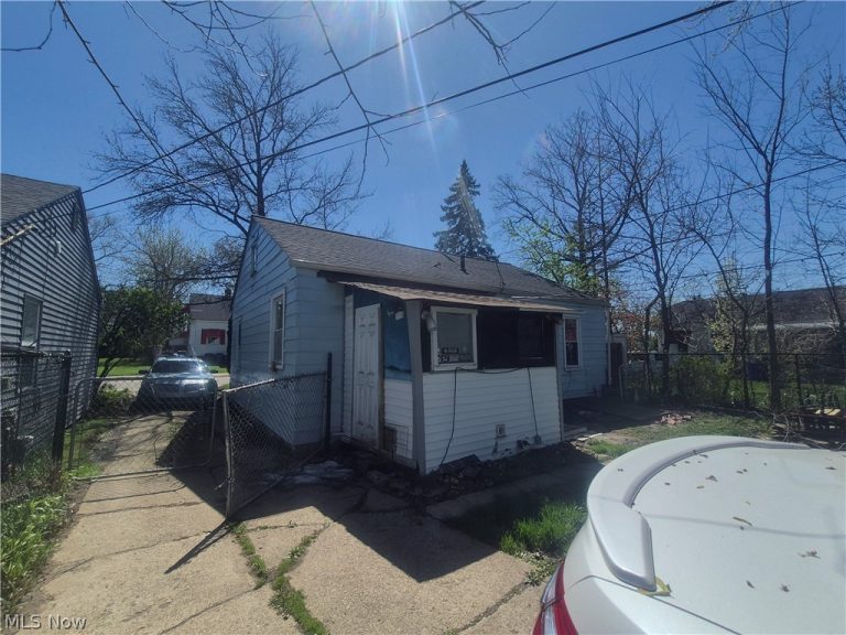 12600 Matherson Avenue, Cleveland, OH - Photo 4