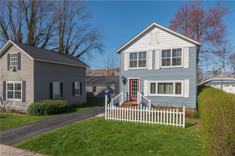686 Perry Street, Vermilion, OH - Photo 2