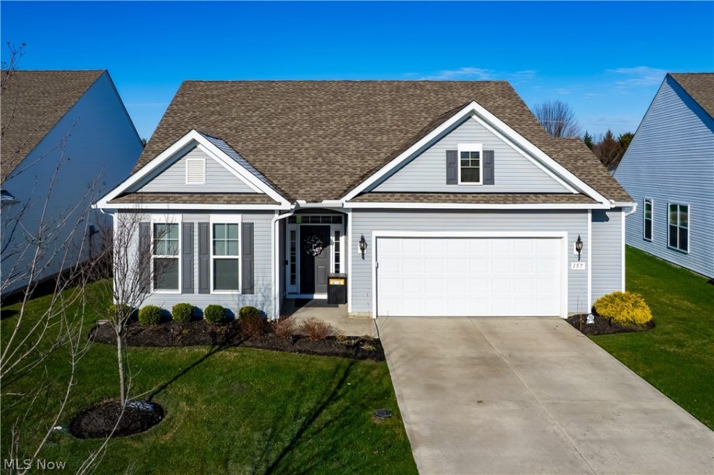 157 Kensington Way, Elyria, OH