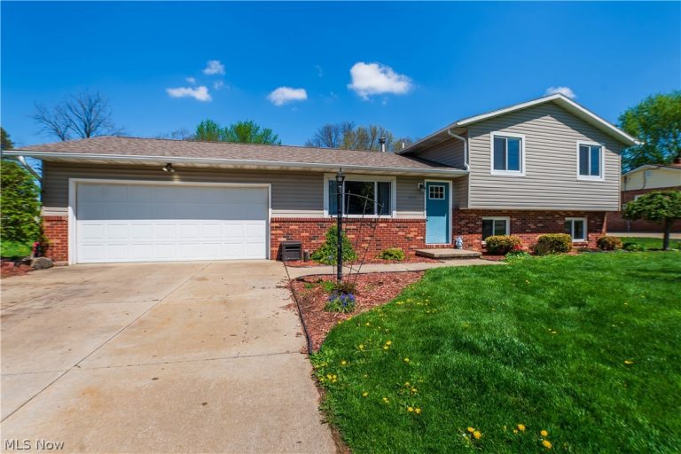 2375 Yorktown Street, Uniontown, OH - Photo 4