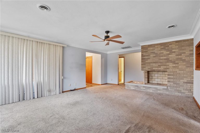 23501 Effingham Boulevard, Euclid, OH - Photo 3