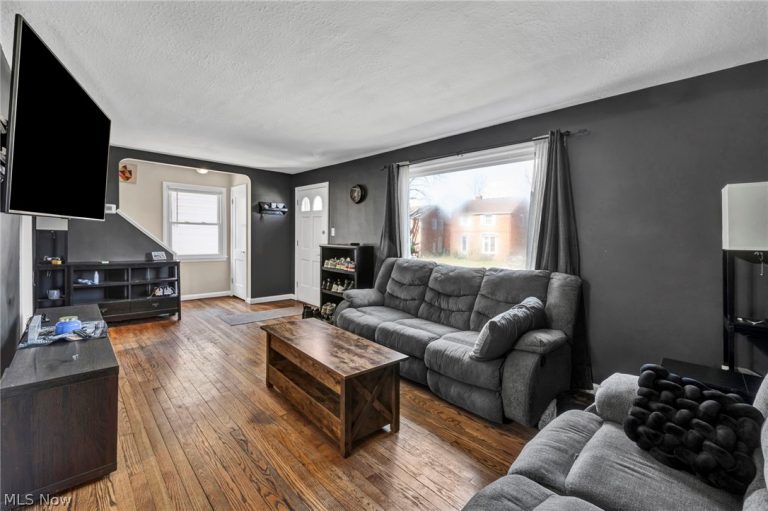 4911 Tuxedo Avenue, Parma, OH - Photo 6