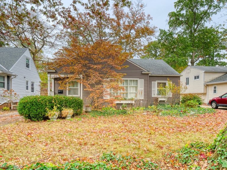 559 Kenilworth Road, Bay Village, OH - Photo 2