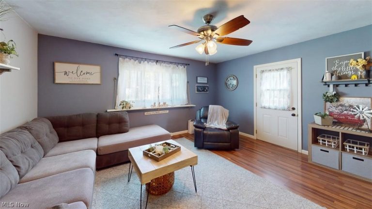 407 Maplewood Drive, Willowick, OH - Photo 2