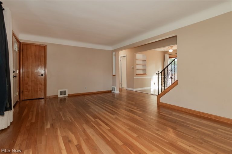 1111 Miner Road, Mayfield Heights, OH - Photo 3