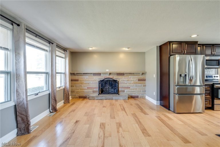 6814 Skylane Street, North Canton, OH - Photo 5