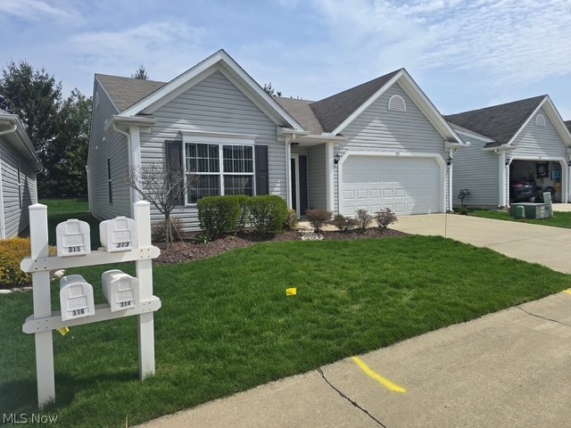 313 Breckenridge Oval, Elyria, OH - Photo 2