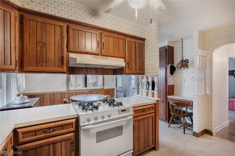 2504 Cardinal Drive, Youngstown, OH - Photo 8