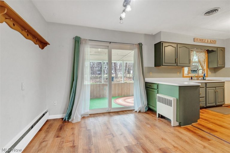 165 Woodhill Drive, Amherst, OH - Photo 8