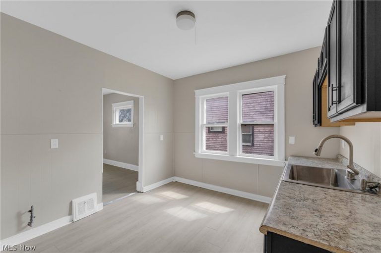 3038 125th Street, Cleveland, OH - Photo 8