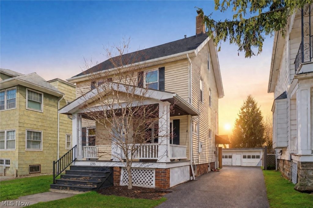 1295 Lakeland Avenue, Lakewood, OH