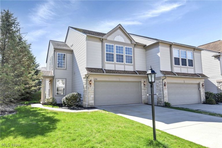 1370 Yorkshire Drive, Broadview Heights, OH - Photo 2