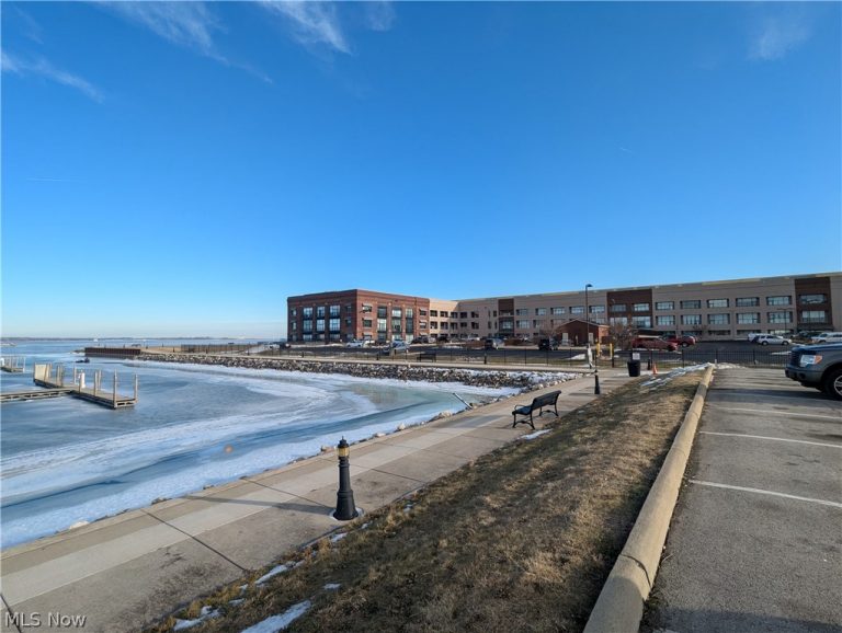 401 SHORELINE Drive #338, Sandusky, OH - Photo 2
