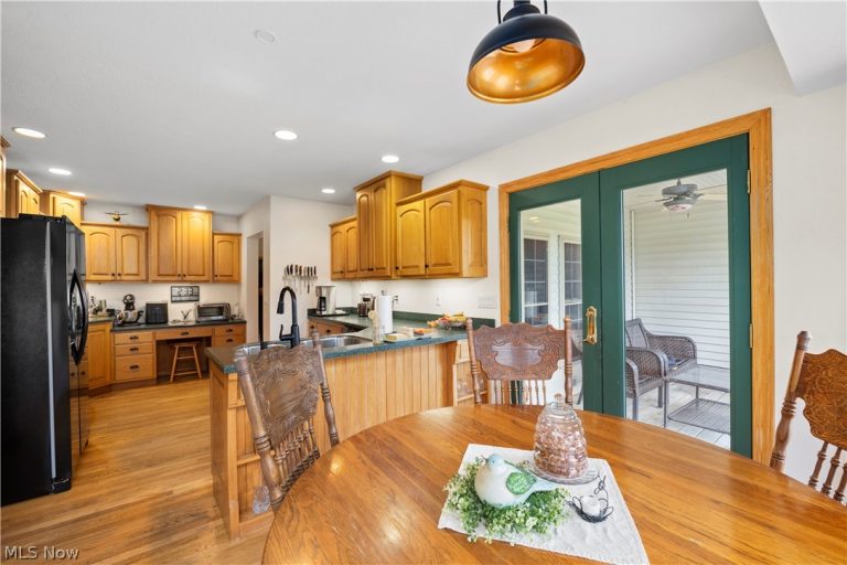 12488 Baumhart Road, Amherst, OH - Photo 8