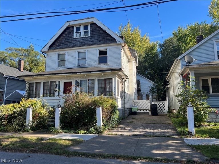 5996 Engel Avenue, Cleveland, OH - Photo 2