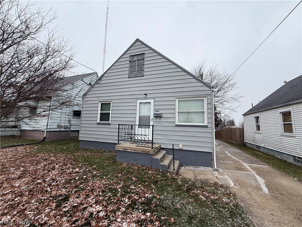 868 Cameron Avenue, Youngstown, OH