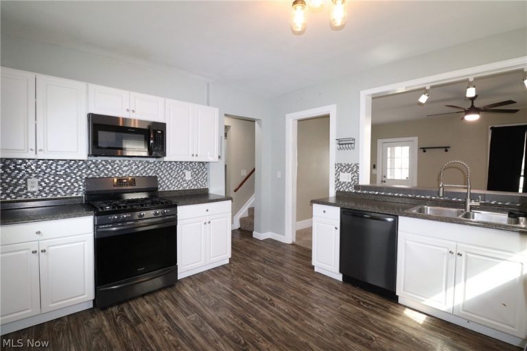 172 Main Street, Creston, OH - Photo 3