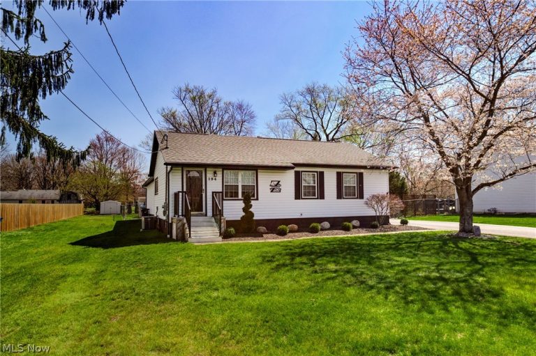 194 Fuller Drive, Warren, OH - Photo 2