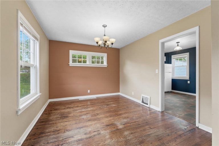 1618 Hobart Avenue, Massillon, OH - Photo 8